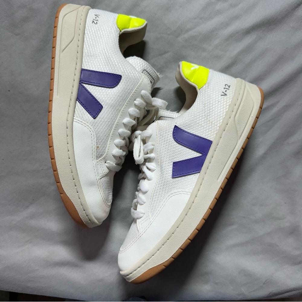 Veja womens sneaker size 7